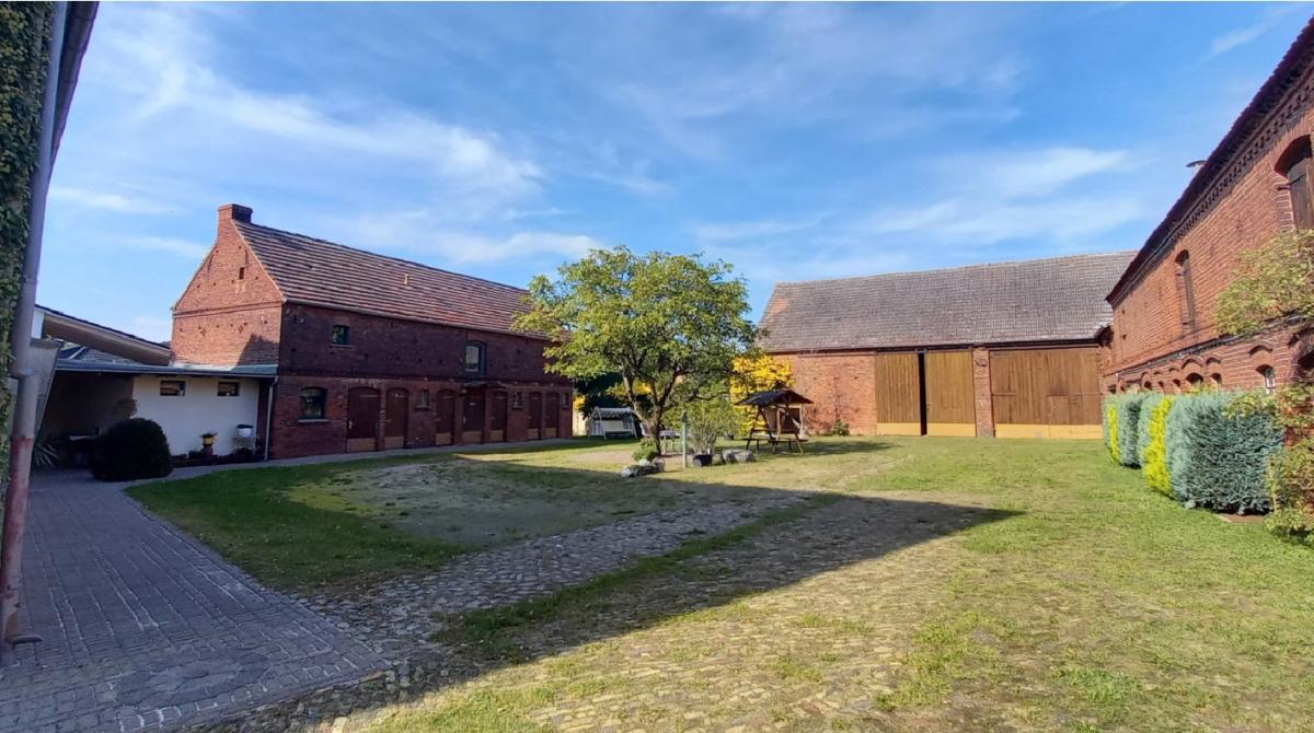 Wünderschöner Innenhof bietet viel Platz als Treffpunkt